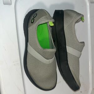 OOFOS OOmg Low sneakerslip on comfort support shoes women’s size 8 European 39